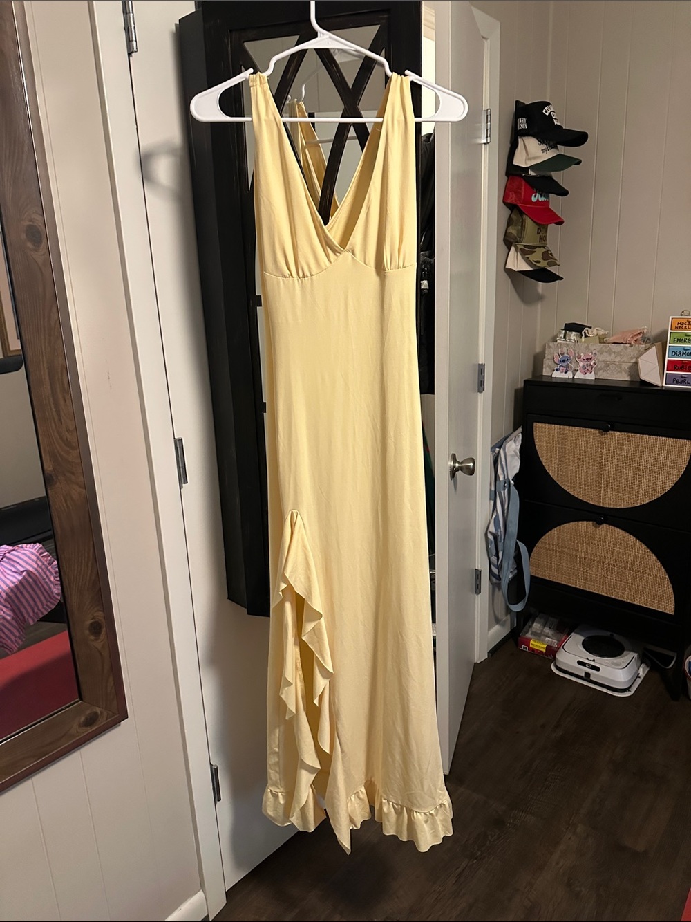 Elegant Yellow V-Neck Maxi Dress - Women's